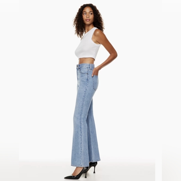 NWT Aritzia Denim Forum MARLENE '60S HIGH RISE FLARE 28w 27l light blue wash - Picture 1 of 5